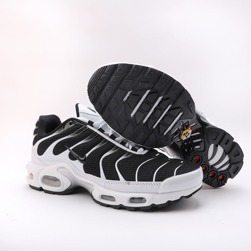 Nike Air Max Plus "Black / White"