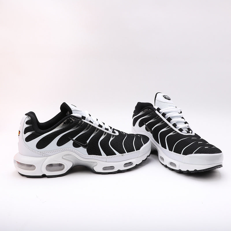 Nike Air Max Plus "Black / White"